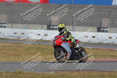 media/Nov-26-2022-Fastrack Riders (Sat) [[b001e85eef]]/Level 1/Session 3 Outside Turn 9/